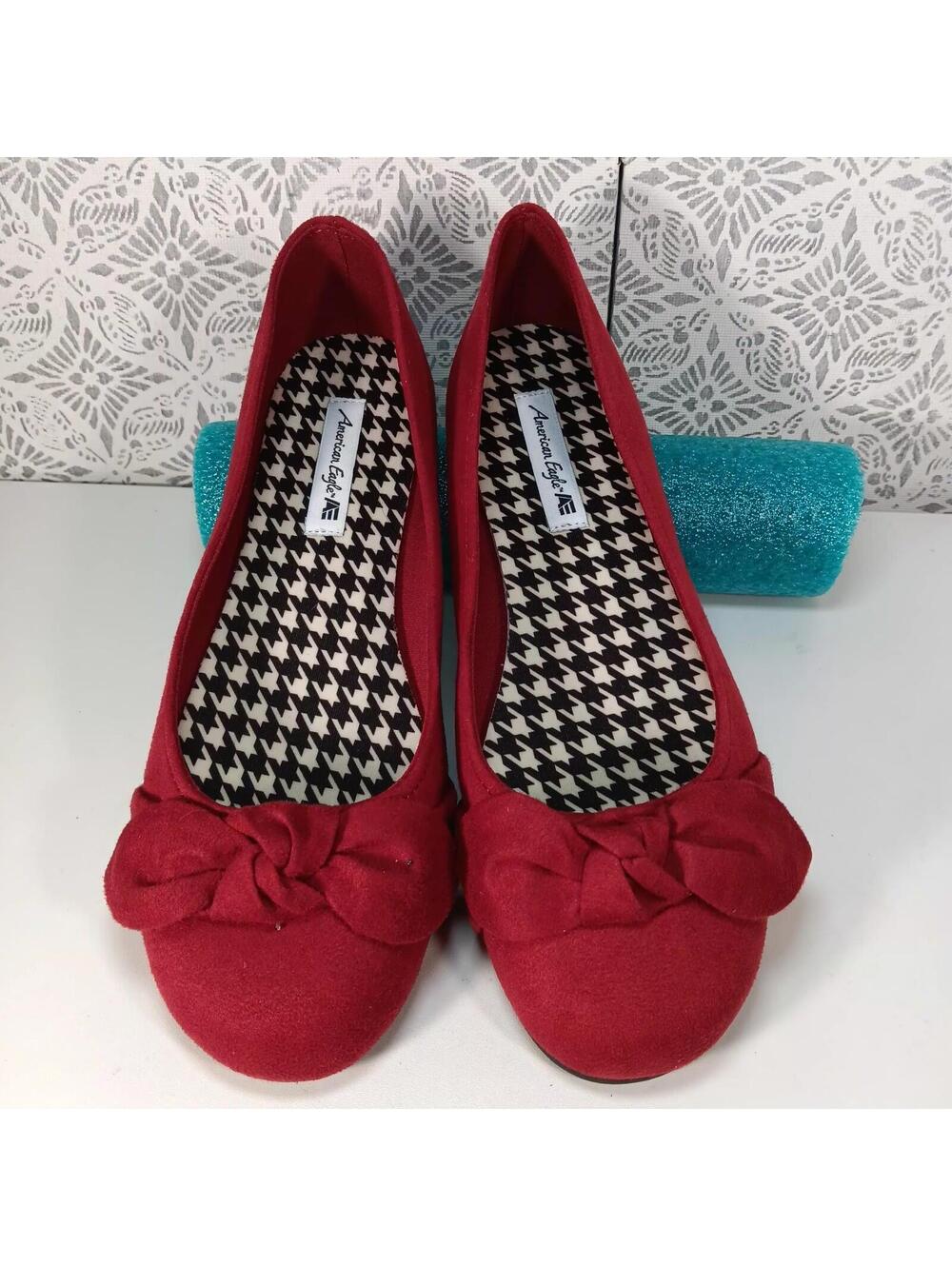 American Eagle Womens Shoes Sz 7 1/2W Red Faux Suede Slip On Flats & Bow